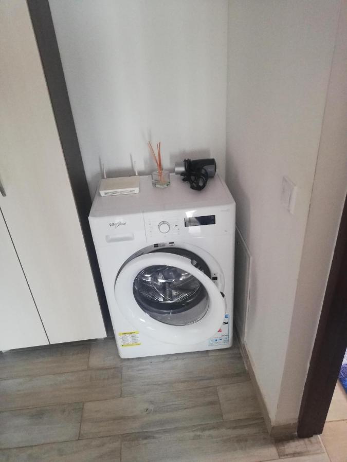 Ella Doo Apartament - 15 Min De Palas Hlincea 외부 사진